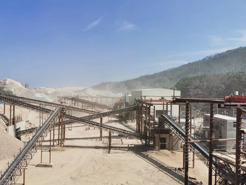 雙金機(jī)械制砂生產(chǎn)線加工現(xiàn)場(chǎng)