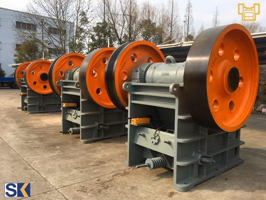 圖為雙金顎式破碎機(jī)