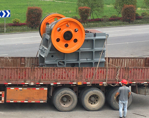 大型顎式破碎機(jī)