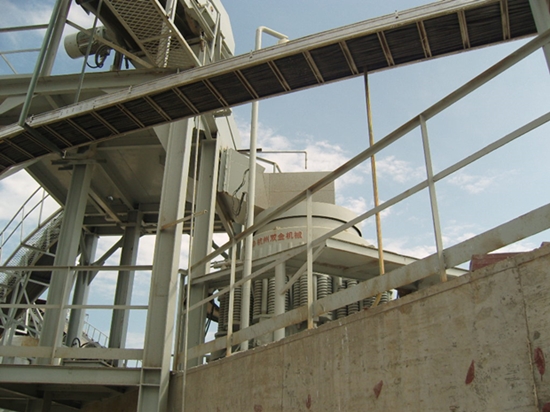 破碎石頭的機器