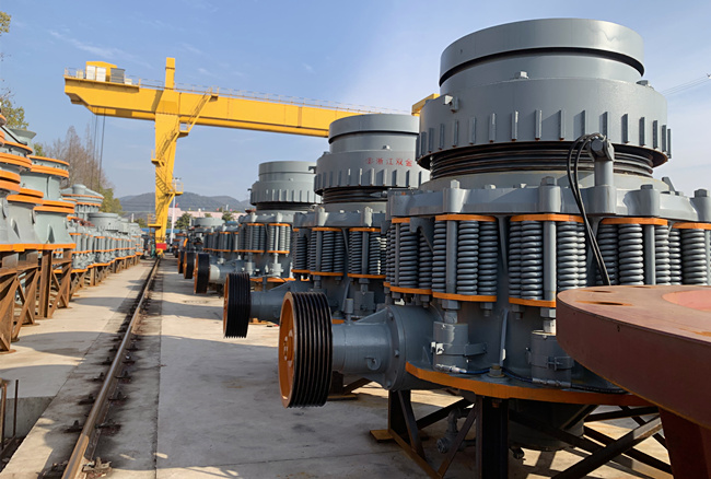 彈簧圓錐破碎機(jī)實(shí)拍圖