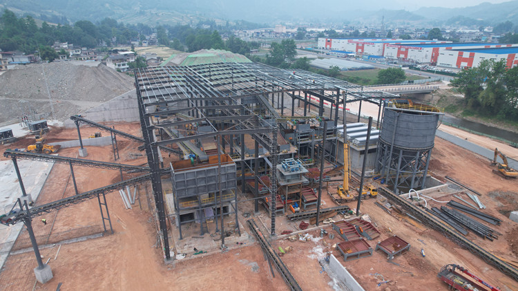 四川雅安時(shí)產(chǎn)800噸復(fù)合型生產(chǎn)線(xiàn)施工現(xiàn)場(chǎng)圖二