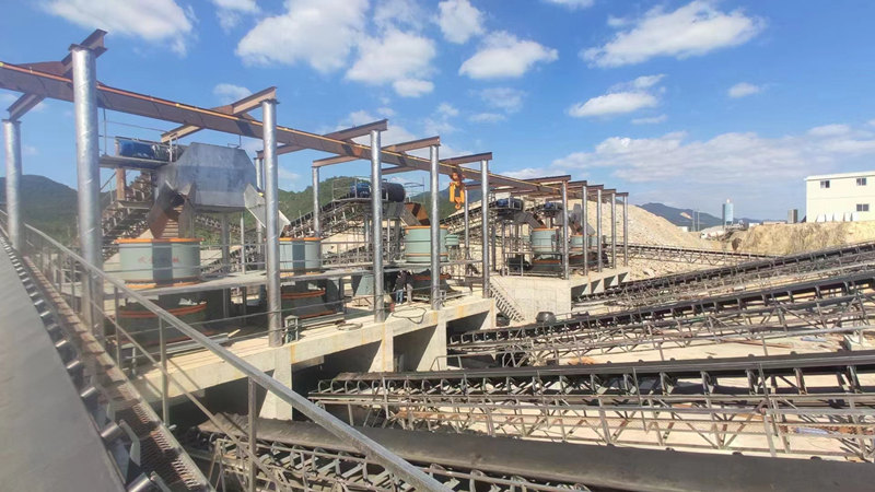 2臺小旋回+4臺單缸，霸氣實現產能2000噸/小時（文末附視頻）