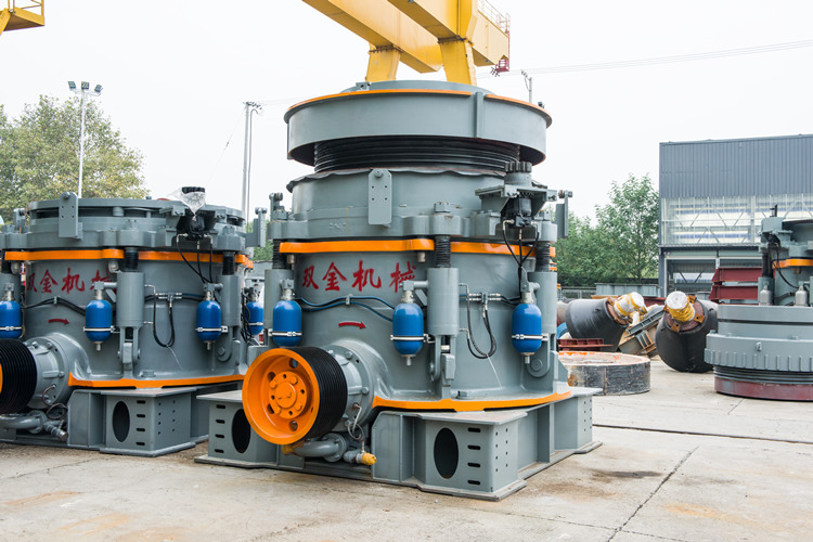雙金多缸圓錐機(jī)-大型破碎設(shè)備