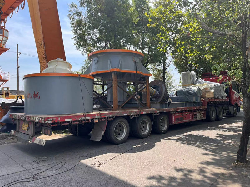 單缸圓錐破碎機(jī)發(fā)貨現(xiàn)場(chǎng)