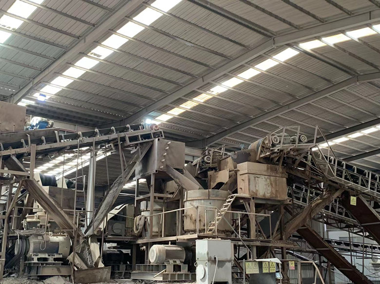 圖為雙金單缸和多缸液壓圓錐機(jī)