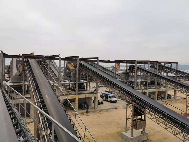 雙金機(jī)械客戶石料生產(chǎn)線現(xiàn)場(chǎng)