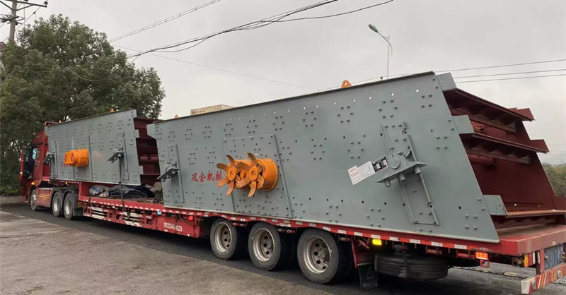 雙金機(jī)械振動(dòng)篩發(fā)貨現(xiàn)場