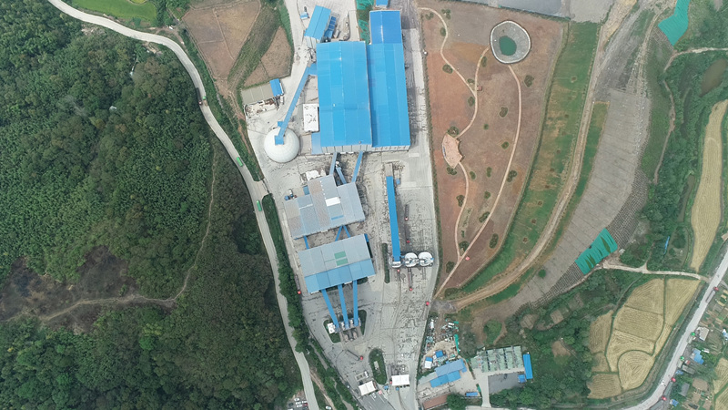 圖為客戶凝灰?guī)r生產(chǎn)線俯瞰圖