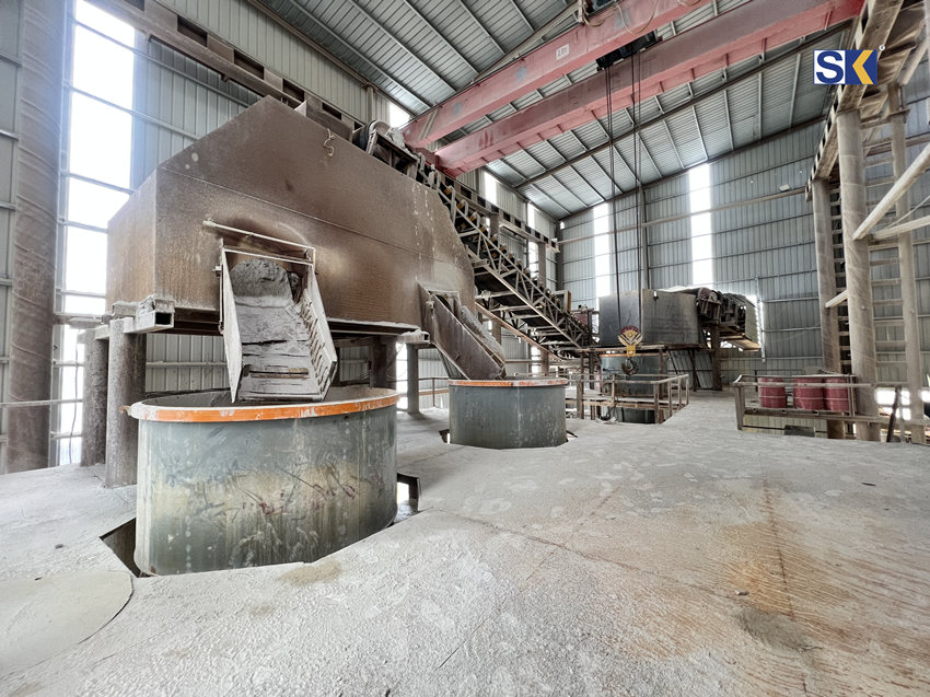 雙金三臺單缸圓錐機客戶使用現(xiàn)場