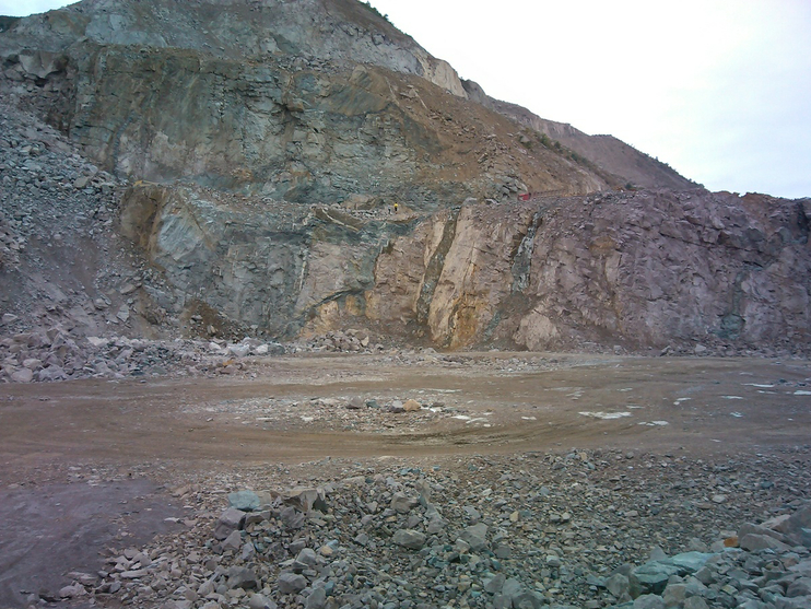 福建連江時(shí)產(chǎn)500噸破碎生產(chǎn)線(xiàn)項(xiàng)目全面啟動(dòng)