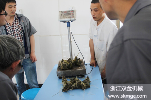 雙金工會舉辦第二屆女職工包粽子比賽