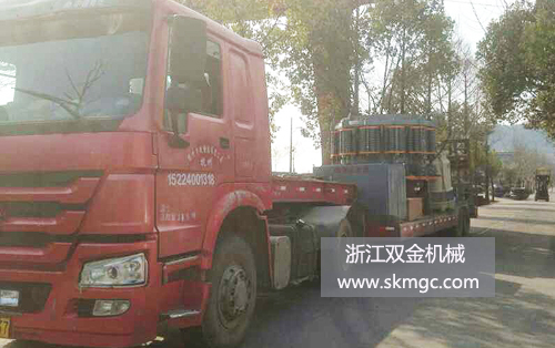 浙江雙金機(jī)械圓錐破碎機(jī)