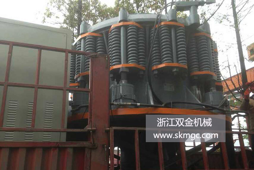 浙江雙金機(jī)械圓錐式破碎機(jī)