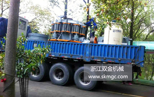 浙江雙金機(jī)械圓錐式破碎機(jī)