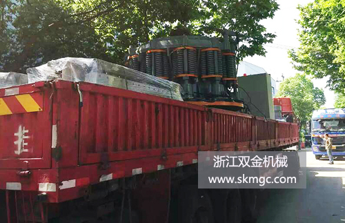 浙江雙金機(jī)械圓錐式破碎機(jī)
