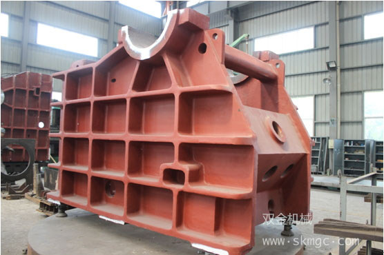 浙江雙金機(jī)械名牌產(chǎn)品—鄂式破碎機(jī)