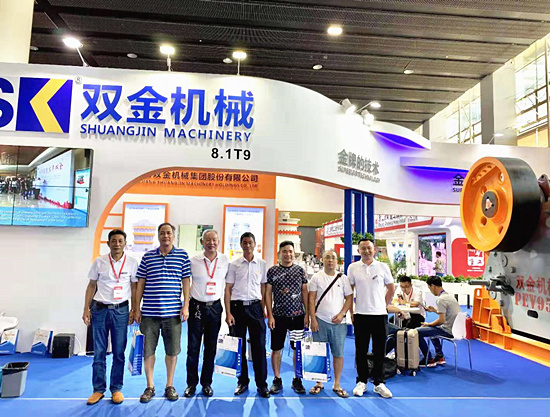 廣西客戶蒞臨雙金站臺(tái)了解成套生產(chǎn)線項(xiàng)目