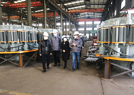 余杭區(qū)區(qū)長一行了解雙金生產(chǎn)情況