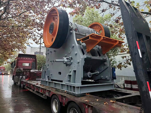 SJ.V.1100顎式破碎機(jī)發(fā)貨現(xiàn)場(chǎng)